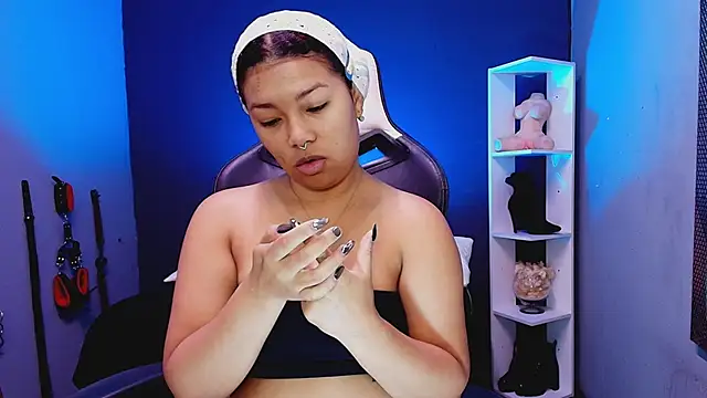 JadaRoberts online show from November 2025 12:21:02 PM