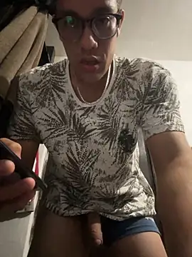 Magicerosxx69 online show from October 2025 08:05:01 AM