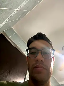 Magicerosxx69 online show from November 2025 07:46:01 AM