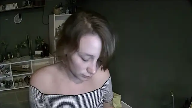 Snapshot of stupid_babybird chatting on February 2025 10:28:01 PM stupid babybird online show from February 2025 10:28:01 PM