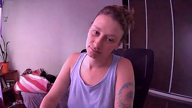 Snapshot of stupid_babybird chatting on October 2025 05:43:02 PM stupid babybird online show from October 2025 05:43:02 PM