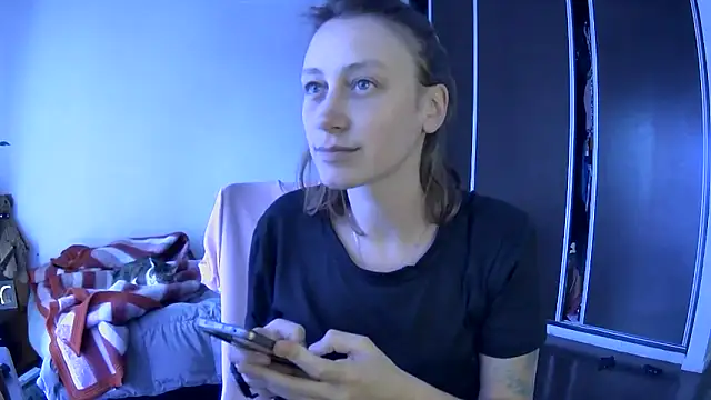 Snapshot of stupid_babybird chatting on November 2025 07:06:01 PM stupid babybird online show from November 2025 07:06:01 PM