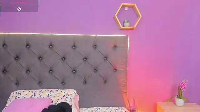 Snapshot of lanna_bx chatting on December 2025 08:19:01 PM lanna bx online show from December 2025 08:19:01 PM