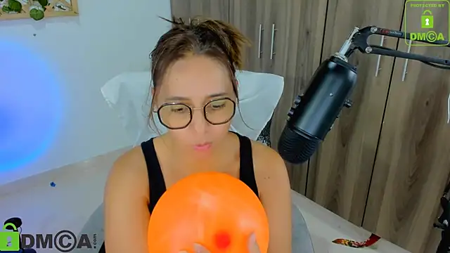 isa loves cum online show from March 2026 11:20:01 PM