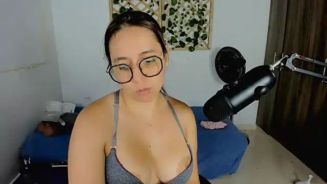 isa loves cum online show from September 2025 11:51:01 PM