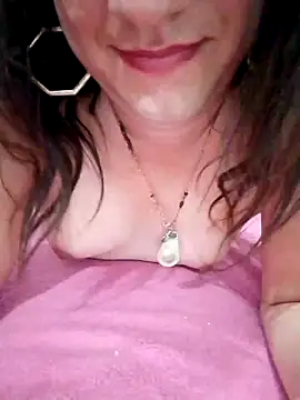 Snapshot of PolyanaF chatting on January 2025 02:43:02 AM PolyanaF online show from January 2025 02:43:02 AM