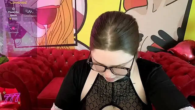 RosieMoons online show from April 2026 07:44:02 PM