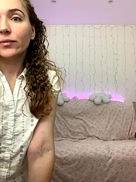 Radiants two online show from November 2025 03:27:01 PM