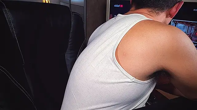 officeman7 online show from February 2025 04:09:02 PM