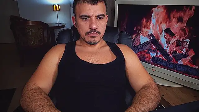 officeman7 online show from January 2025 05:06:01 PM