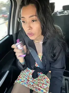 Snapshot of IzanamiTime chatting on January 2025 01:34:02 AM IzanamiTime online show from January 2025 01:34:02 AM