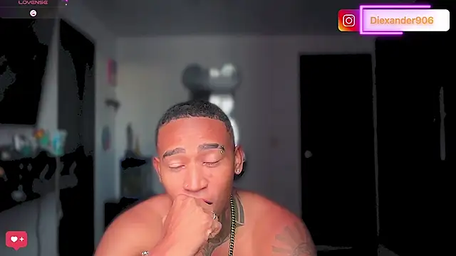 Snapshot of sexy_blacks_ chatting on June 2026 12:13:02 PM sexy blacks online show from June 2026 12:13:02 PM