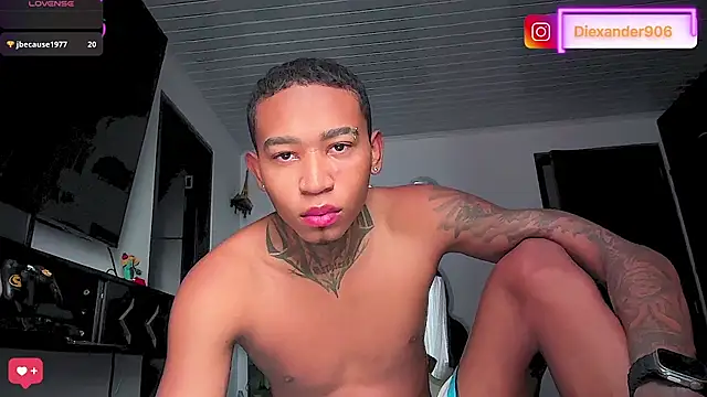 Snapshot of sexy_blacks_ chatting on June 2026 11:53:01 AM sexy blacks online show from June 2026 11:53:01 AM