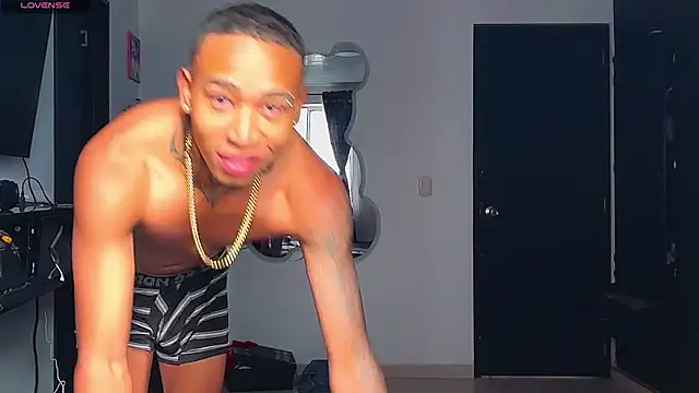 Snapshot of sexy_blacks_ chatting on August 2026 01:09:01 PM sexy blacks online show from August 2026 01:09:01 PM