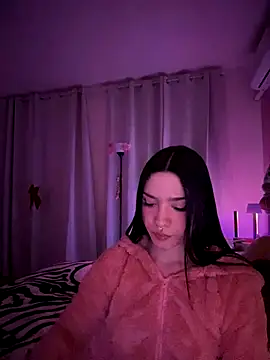 Snapshot of ShannonShanny chatting on December 2025 07:52:01 PM ShannonShanny online show from December 2025 07:52:01 PM