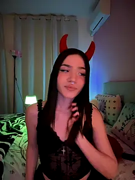 Snapshot of ShannonShanny chatting on October 2025 06:51:01 PM ShannonShanny online show from October 2025 06:51:01 PM