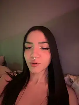 Snapshot of ShannonShanny chatting on November 2025 02:43:02 PM ShannonShanny online show from November 2025 02:43:02 PM