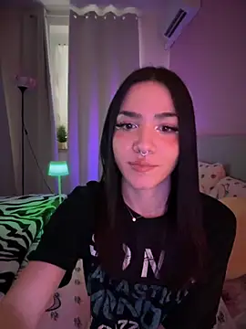 Snapshot of ShannonShanny chatting on October 2025 12:24:02 PM ShannonShanny online show from October 2025 12:24:02 PM