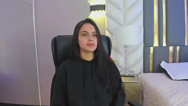ChloeHarper  online show from April 2026 11:50:01 AM