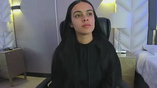 ChloeHarper  online show from January 2026 12:34:02 PM