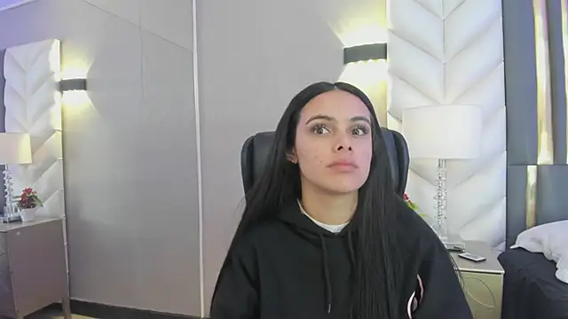 ChloeHarper  online show from March 2026 11:44:01 AM