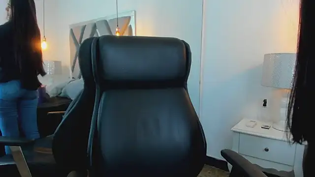 ChloeHarper  online show from October 2025 01:19:01 PM