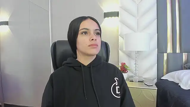 ChloeHarper  online show from March 2026 11:42:01 AM