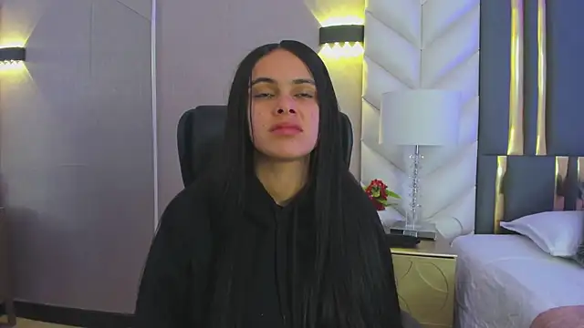 ChloeHarper  online show from February 2026 12:04:01 PM