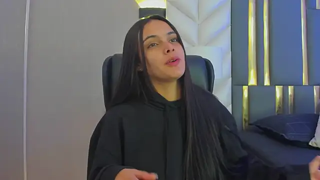 ChloeHarper  online show from May 2026 11:53:01 AM
