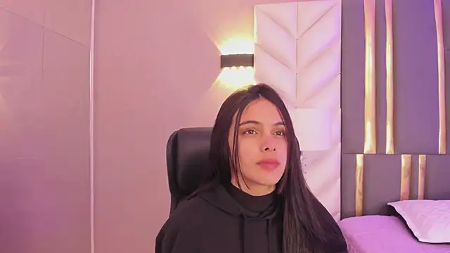 ChloeHarper  online show from May 2026 11:33:02 AM