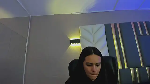 ChloeHarper  online show from April 2026 11:38:02 AM