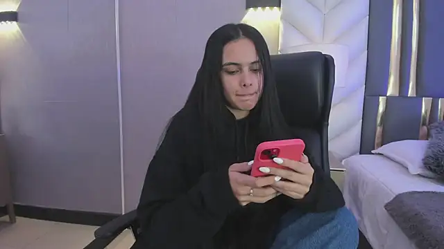 ChloeHarper  online show from February 2026 11:21:02 AM