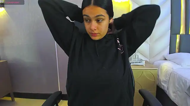 ChloeHarper  online show from January 2026 11:47:02 AM