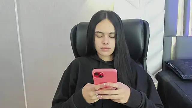 ChloeHarper  online show from April 2026 11:38:02 AM