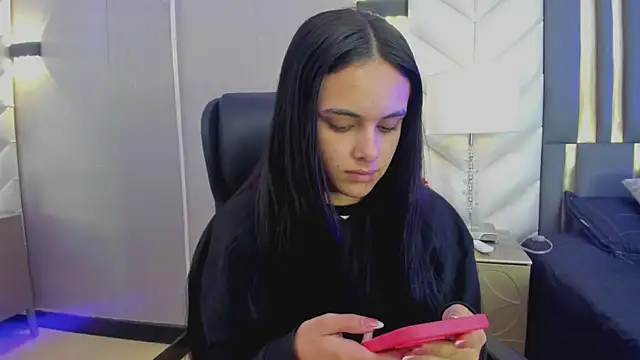 ChloeHarper  online show from April 2026 11:48:02 AM