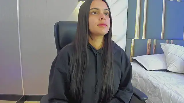 ChloeHarper  online show from May 2026 11:50:01 AM