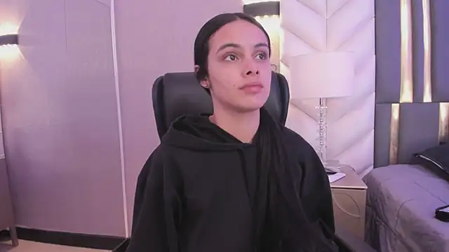 ChloeHarper  online show from April 2026 11:59:02 AM