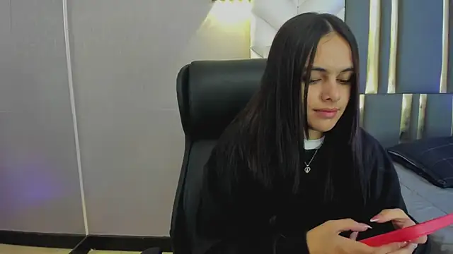 ChloeHarper  online show from April 2026 12:17:02 PM