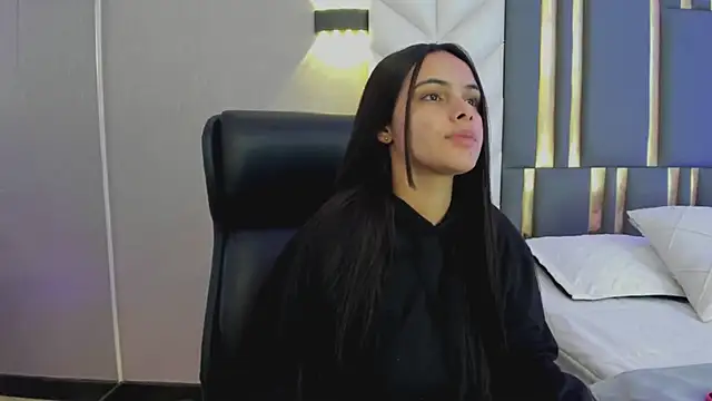 ChloeHarper  online show from May 2026 11:46:02 AM