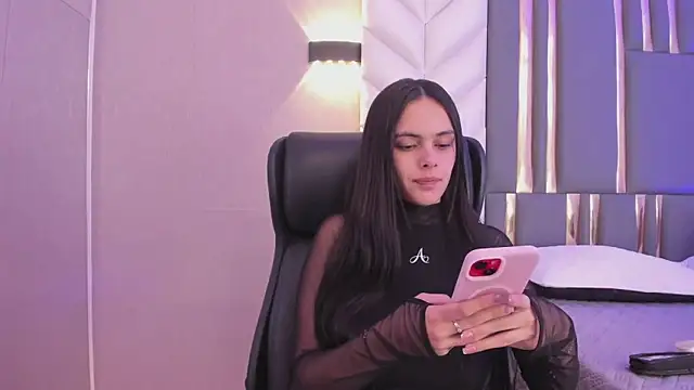 Snapshot of ChloeHarper_ chatting on June 2026 12:17:02 PM ChloeHarper online show from June 2026 12:17:02 PM
