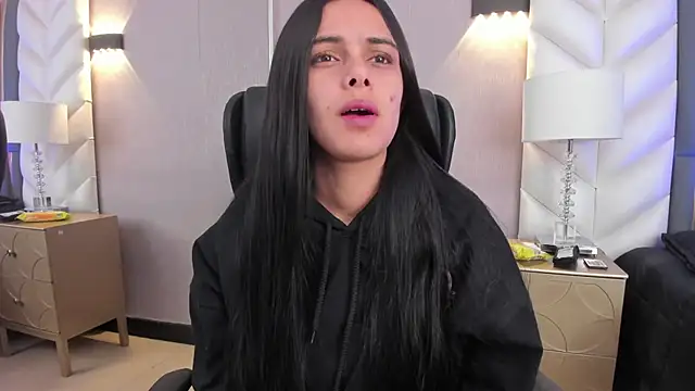 ChloeHarper  online show from December 2025 11:38:02 AM