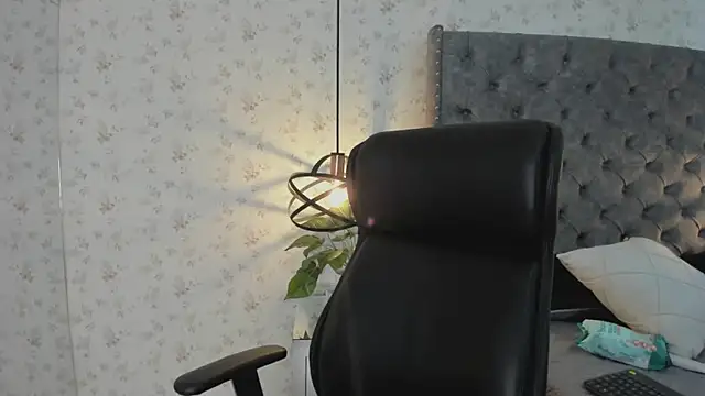 Snapshot of ChloeHarper_ chatting on July 2026 02:58:02 PM ChloeHarper online show from July 2026 02:58:02 PM