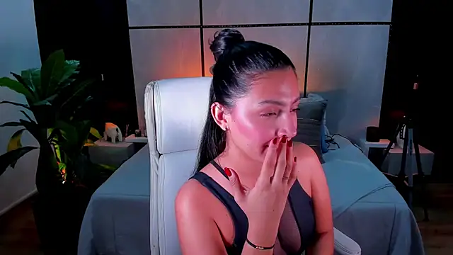 Gia Mazzon online show from February 2025 04:35:02 PM