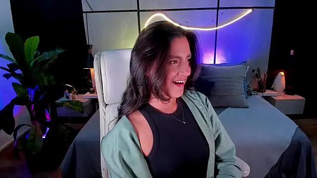 Gia Mazzon online show from October 2025 03:58:01 PM