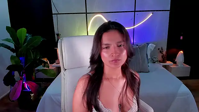 Gia Mazzon online show from October 2025 07:36:01 PM