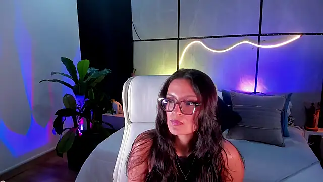 Gia Mazzon online show from December 2025 03:22:02 PM