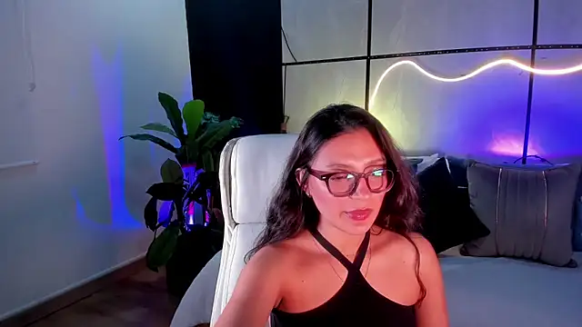 Gia Mazzon online show from November 2025 04:18:02 PM