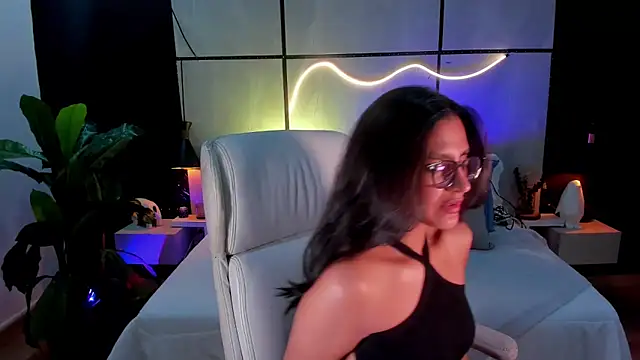 Gia Mazzon online show from November 2025 04:55:02 PM