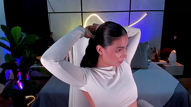 Gia Mazzon online show from October 2025 05:03:02 PM