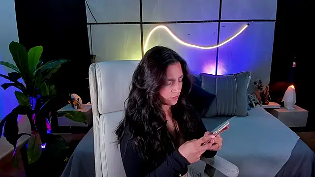 Gia Mazzon online show from October 2025 04:29:01 PM